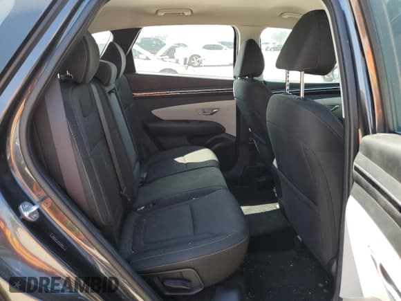 ✅ 2023 Hyundai Tucson SE • VIN: 5NMJACAE3PH288152 • Lot: 70926764. Wystawiony na Copart z przebiegiem 25 199 mil. Bezpłatny archiwum sprzedaży aukcyjnych z USA i szczegółowy raport historii pojazdu na DreamBid. Zdjęcie 12.