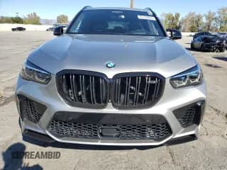 ✅ 2022 BMW X5 M • VIN: 5YMJU0C0XN9K51266 • Lot: 87234055. Wystawiony na Copart z przebiegiem 47 861 mil. Bezpłatny archiwum sprzedaży aukcyjnych z USA i szczegółowy raport historii pojazdu na DreamBid. Zdjęcie 5.