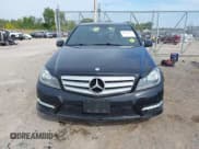 ✅ 2013 Mercedes-Benz C 300 Sport • VIN: WDDGF8AB5DR282431 • Lot: 43166289. Wystawiony na IAAI z przebiegiem 143 327 mil. Bezpłatny archiwum sprzedaży aukcyjnych z USA i szczegółowy raport historii pojazdu na DreamBid. Zdjęcie 12.