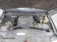 ✅ 2004 Ford Expedition Special Service • VIN: 1FMRU15W44LA76383 • Lot: 43589886. Wystawiony na IAAI z przebiegiem 410 426 mil. Bezpłatny archiwum sprzedaży aukcyjnych z USA i szczegółowy raport historii pojazdu na DreamBid. Zdjęcie 10.