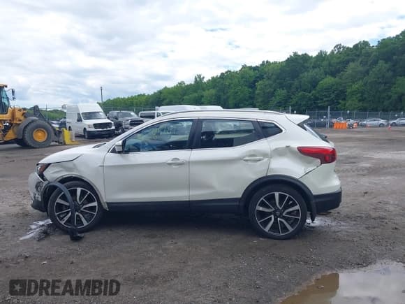 ✅ 2017 Nissan Rogue SV • VIN: JN1BJ1CR4HW120532 • Лот: 42285641. Опубликован ранее на IAAI с пробегом 110 108 миль. Бесплатный доступ к архиву аукционных продаж из США и подробный отчёт об истории автомобиля на DreamBid. Изображение 14.