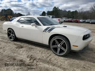 ✅ 2010 Dodge Challenger R/T Classic • VIN: 2B3CJ5DT0AH114106 • Lot: 86901404. Wystawiony na Copart z przebiegiem 141 217 mil. Bezpłatny archiwum sprzedaży aukcyjnych z USA i szczegółowy raport historii pojazdu na DreamBid. Zdjęcie 4.