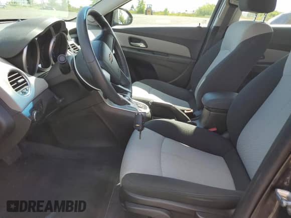 2011 Chevrolet Cruze LS+ 1SB с VIN 1G1PA5SH0B7233536, выставлен на аукционе Copart как лот 70453345 с пробегом 55 791 миль миль и Списание • Salvage title. История ставок и продаж доступна на DreamBid. Изображение 7.