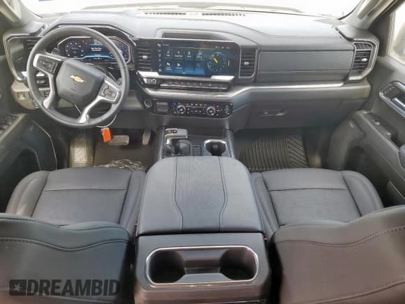 ✅ 2024 Chevrolet Silverado 1500 LTZ • VIN: 2GCPAEED9R1212742 • Lot: 57654485. Wystawiony na Copart z przebiegiem 11 844 mil. Bezpłatny archiwum sprzedaży aukcyjnych z USA i szczegółowy raport historii pojazdu na DreamBid. Zdjęcie 8.