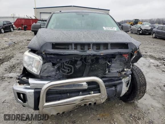 ✅ 2015 Toyota Tundra SR • VIN: 5TFUY5F18FX432679 • Lot: 51847585. Wystawiony na Copart z przebiegiem 136 394 mil. Bezpłatny archiwum sprzedaży aukcyjnych z USA i szczegółowy raport historii pojazdu na DreamBid. Zdjęcie 5.