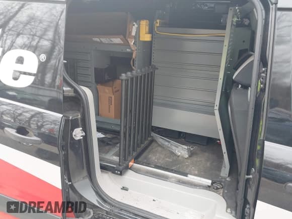 ✅ 2022 Ford Transit Connect XLT • VIN: NM0LS7T2XN1542783 • Lot: 42058975. Listed on IAAI with 33,228 mi. Free auction sales archive from the USA and detailed vehicle history report at DreamBid. Image 7.