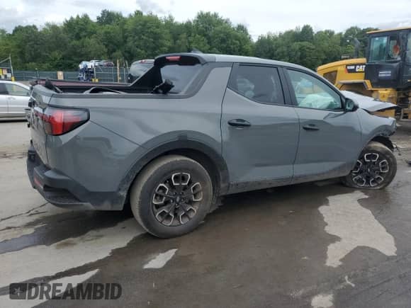 2024 Hyundai Santa Cruz SEL with VIN 5NTJBDAE1RH092057, listed as a Copart auction lot 64473034 with 17,537 mi miles and Salvage title. Bid and sale history available at DreamBid. Image 3.