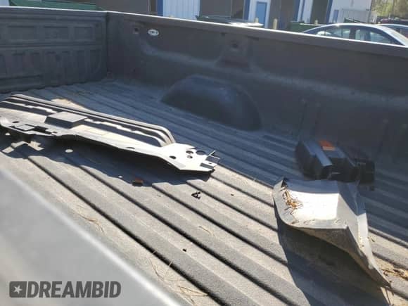 2015 Chevrolet Silverado 2500HD Work Truck z VIN 1GC1KUEG9FF652049, wystawiony jako Copart lot #55610725 z przebiegiem 109 563 mil mil oraz Szkoda całkowita • Salvage title. Historia ofert i sprzedaży dostępna na DreamBid. Obrazek 12.