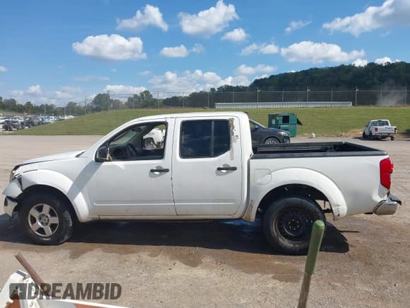 ✅ 2007 Nissan Frontier SE • VIN: 1N6AD07U87C453287 • Lot: 43349165. Wystawiony na IAAI z przebiegiem 232 229 mil. Bezpłatny archiwum sprzedaży aukcyjnych z USA i szczegółowy raport historii pojazdu na DreamBid. Zdjęcie 14.