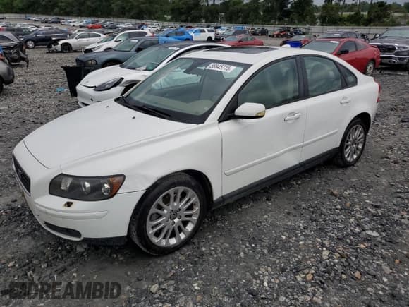 ✅ 2005 Volvo S40 • VIN: YV1MS682752107072 • Lot: 58845715. Listed on Copart with 115,052 mi. Free auction sales archive from the USA and detailed vehicle history report at DreamBid. Image 1.
