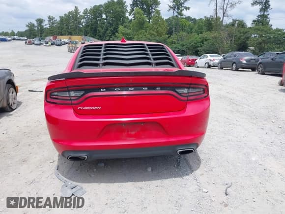 ✅ 2018 Dodge Charger SXT Plus • VIN: 2C3CDXHG8JH134557 • Лот: 42803161. Опубликован ранее на IAAI с пробегом 111 052 миль. Бесплатный доступ к архиву аукционных продаж из США и подробный отчёт об истории автомобиля на DreamBid. Изображение 17.