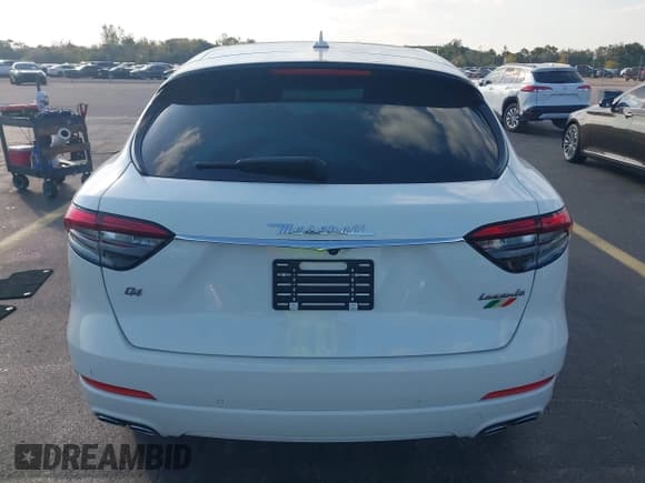 ✅ 2021 Maserati Levante • VIN: ZN661XUA2MX373359 • Лот: 43712426. Опубликован ранее на IAAI с пробегом 29 403 миль. Бесплатный доступ к архиву аукционных продаж из США и подробный отчёт об истории автомобиля на DreamBid. Изображение 17.