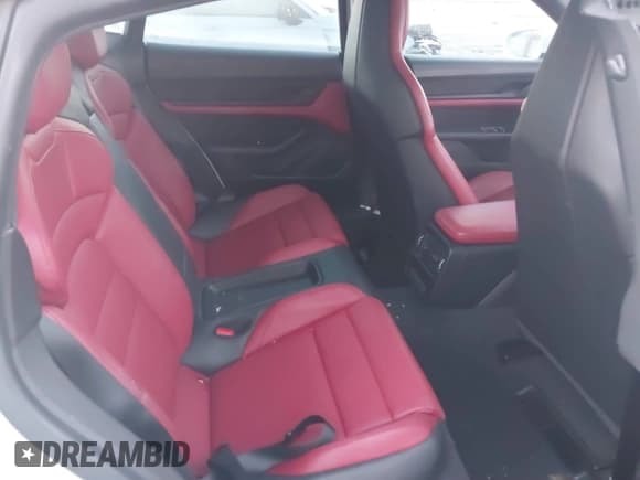 ✅ 2022 Porsche Taycan • VIN: WP0AA2Y10NSA13775 • Lot: 40645854. Wystawiony na IAAI z przebiegiem 19 149 mil. Bezpłatny archiwum sprzedaży aukcyjnych z USA i szczegółowy raport historii pojazdu na DreamBid. Zdjęcie 8.