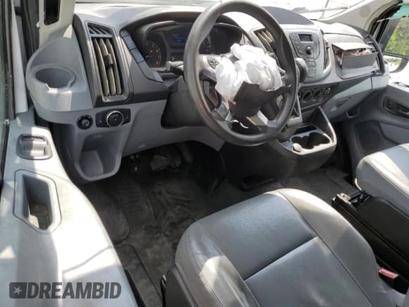 ✅ 2017 Ford Transit • VIN: 1FTYR2YM2HKA82387 • Lot: 60089965. Wystawiony na Copart z przebiegiem 147 625 mil. Bezpłatny archiwum sprzedaży aukcyjnych z USA i szczegółowy raport historii pojazdu na DreamBid. Zdjęcie 8.