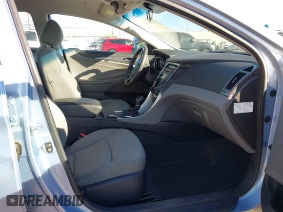 2011 Hyundai Sonata Hybrid с VIN KMHEC4A4XBA002935, выставлен на аукционе IAAI как лот 43552287 с пробегом 131 159 миль миль и . История ставок и продаж доступна на DreamBid. Изображение 5.