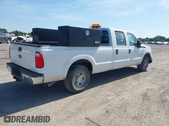 ✅ 2015 Ford F-250 XL • VIN: 1FT7W2A68FEA46036 • Lot: 42701505. Listed on IAAI with 264,179 mi. Free auction sales archive from the USA and detailed vehicle history report at DreamBid. Image 4.