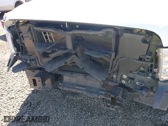 2024 Ram 1500 SLT z VIN 1C6RR7GG4RS129537, wystawiony jako IAAI lot #43035208 z przebiegiem 29 150 mil mil oraz . Historia ofert i sprzedaży dostępna na DreamBid. Obrazek 6.