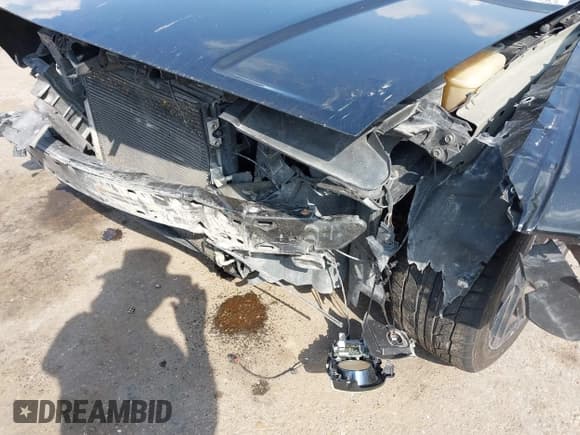 ✅ 2015 Dodge Challenger R/T • VIN: 2C3CDZAT5FH889014 • Lot: 43526682. Wystawiony na IAAI z przebiegiem 166 700 mil. Bezpłatny archiwum sprzedaży aukcyjnych z USA i szczegółowy raport historii pojazdu na DreamBid. Zdjęcie 10.