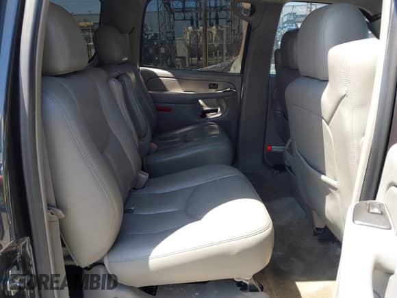 ✅ 2005 Chevrolet Suburban LT • VIN: 3GNGC26G85G249890 • Лот: 42348239. Опубликован ранее на IAAI с пробегом 185 416 миль. Бесплатный доступ к архиву аукционных продаж из США и подробный отчёт об истории автомобиля на DreamBid. Изображение 8.