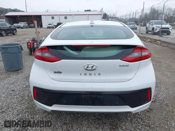 ✅ 2018 Hyundai Ioniq Limited • VIN: KMHC05LC3JU073109 • Lot: 41625293. Wystawiony na IAAI z przebiegiem 69 415 mil. Bezpłatny archiwum sprzedaży aukcyjnych z USA i szczegółowy raport historii pojazdu na DreamBid. Zdjęcie 17.