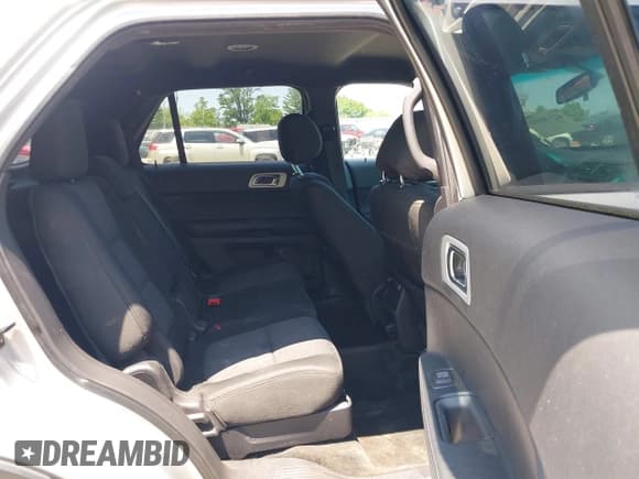 ✅ 2015 Ford Explorer XLT • VIN: 1FM5K8D81FGA72822 • Lot: 42310155. Wystawiony na IAAI z przebiegiem 153 873 mil. Bezpłatny archiwum sprzedaży aukcyjnych z USA i szczegółowy raport historii pojazdu na DreamBid. Zdjęcie 8.