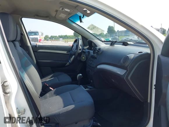 ✅ 2011 Chevrolet Aveo 1LT • VIN: KL1TD5DE2BB189883 • Lot: 42466289. Wystawiony na IAAI z przebiegiem 130 201 mil. Bezpłatny archiwum sprzedaży aukcyjnych z USA i szczegółowy raport historii pojazdu na DreamBid. Zdjęcie 5.