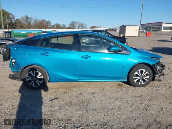 ✅ 2017 Toyota Prius Plus • VIN: JTDKARFP7H3044490 • Lot: 43642315. Wystawiony na IAAI z przebiegiem 188 452 mil. Bezpłatny archiwum sprzedaży aukcyjnych z USA i szczegółowy raport historii pojazdu na DreamBid. Zdjęcie 14.