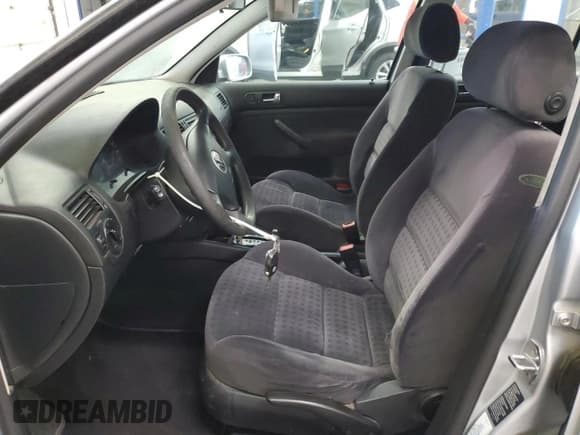 ✅ 2003 Volkswagen Jetta GLS • VIN: 3VWSK69MX3M072124 • Lot: 87089555. Listed on Copart with 194,255 mi. Free auction sales archive from the USA and detailed vehicle history report at DreamBid. Image 7.