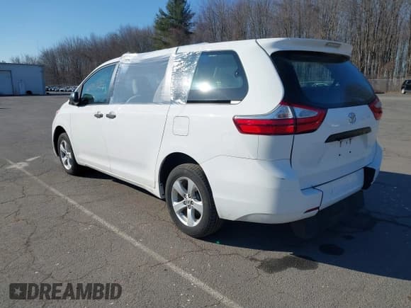 ✅ 2017 Toyota Sienna L • VIN: 5TDZZ3DC7HS776329 • Lot: 41743217. Listed on IAAI with 141,181 mi. Free auction sales archive from the USA and detailed vehicle history report at DreamBid. Image 3.