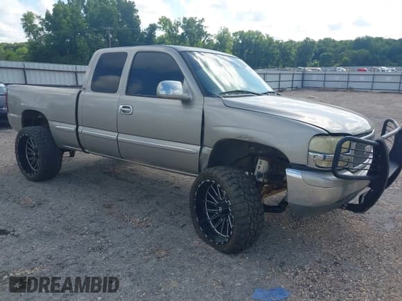 ✅ 2002 GMC Sierra 1500 SLE • VIN: 2GTEC19V221417144 • Лот: 42584603. Опубликован ранее на IAAI с пробегом 137 971 миль. Бесплатный доступ к архиву аукционных продаж из США и подробный отчёт об истории автомобиля на DreamBid. Изображение 1.