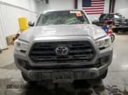 ✅ 2019 Toyota Tacoma SR • VIN: 5TFSX5EN5KX066804 • Lot: 87325724. Wystawiony na Copart z przebiegiem 109 513 mil. Bezpłatny archiwum sprzedaży aukcyjnych z USA i szczegółowy raport historii pojazdu na DreamBid. Zdjęcie 5.