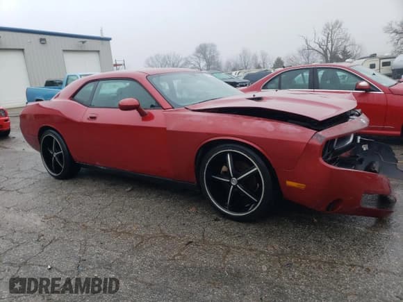 ✅ 2010 Dodge Challenger SE • VIN: 2B3CJ4DV4AH166608 • Lot: 86160144. Wystawiony na Copart z przebiegiem 226 948 mil. Bezpłatny archiwum sprzedaży aukcyjnych z USA i szczegółowy raport historii pojazdu na DreamBid. Zdjęcie 4.