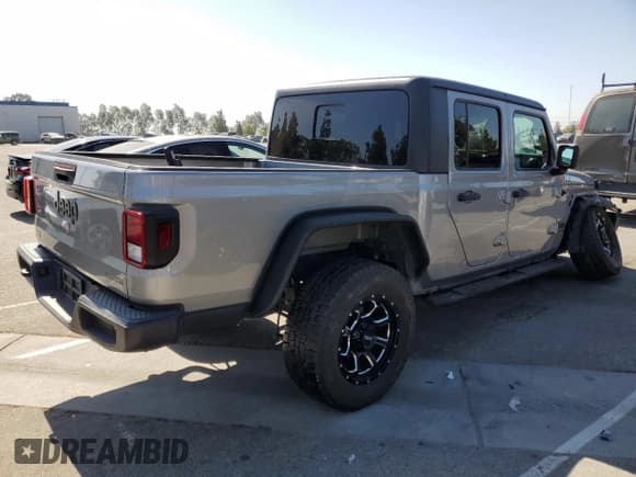 ✅ 2020 Jeep Gladiator Sport S • VIN: 1C6HJTAG5LL136535 • Lot: 64262675. Wystawiony na Copart z przebiegiem 67 177 mil. Bezpłatny archiwum sprzedaży aukcyjnych z USA i szczegółowy raport historii pojazdu na DreamBid. Zdjęcie 3.