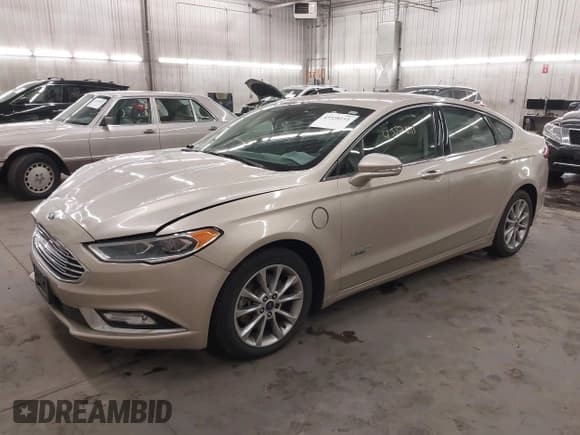 ✅ 2017 Ford Fusion Titanium • VIN: 3FA6P0SU8HR231249 • Лот: 43528111. Опубликован ранее на IAAI с пробегом 123 610 миль. Бесплатный доступ к архиву аукционных продаж из США и подробный отчёт об истории автомобиля на DreamBid. Изображение 2.