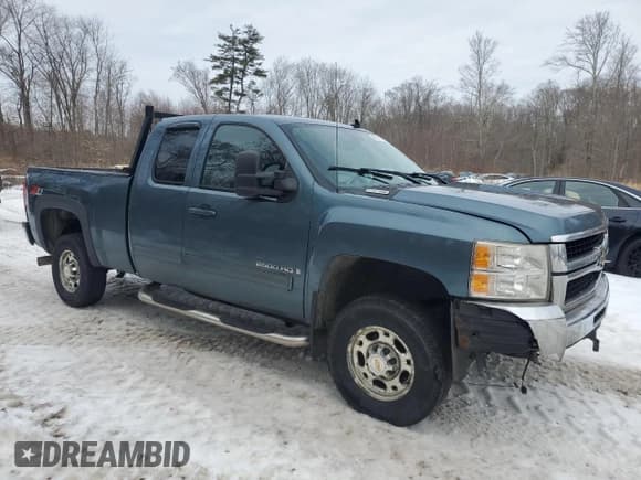 ✅ 2007 Chevrolet Silverado 2500HD 2LT • VIN: 1GCHK29627E589355 • Lot: 43611315. Wystawiony na Copart z przebiegiem 179 485 mil. Bezpłatny archiwum sprzedaży aukcyjnych z USA i szczegółowy raport historii pojazdu na DreamBid. Zdjęcie 4.