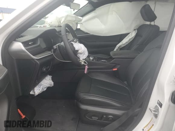 ✅ 2025 Jeep Grand Cherokee Limited • VIN: 1C4RJHBG8SC333450 • Лот: 69494405. Опубликован ранее на Copart с пробегом 2 119 миль. Бесплатный доступ к архиву аукционных продаж из США и подробный отчёт об истории автомобиля на DreamBid. Изображение 7.