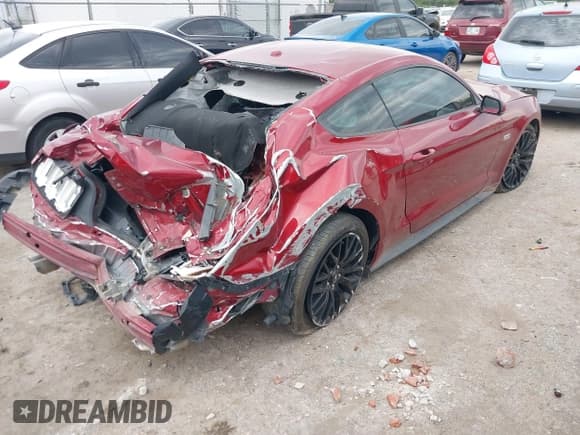 ✅ 2019 Ford Mustang GT Premium • VIN: 1FA6P8CF2K5163541 • Lot: 43174731. Wystawiony na IAAI z przebiegiem 105 898 mil. Bezpłatny archiwum sprzedaży aukcyjnych z USA i szczegółowy raport historii pojazdu na DreamBid. Zdjęcie 4.