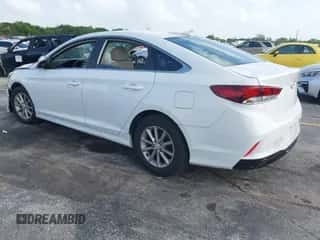 2018 Hyundai Sonata SE z VIN 5NPE24AFXJH668922, wystawiony jako IAAI lot #42826549 z przebiegiem 68 374 mil mil oraz . Historia ofert i sprzedaży dostępna na DreamBid. Obrazek 3.