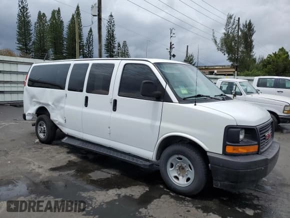 ✅ 2017 GMC Savana • VIN: 1GJZ7NFFXH1246337 • Лот: 51868155. Опубликован ранее на Copart с пробегом 127 303 миль. Бесплатный доступ к архиву аукционных продаж из США и подробный отчёт об истории автомобиля на DreamBid. Изображение 4.