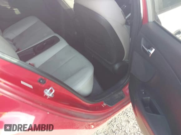 ✅ 2014 Hyundai Veloster • VIN: KMHTC6ADXEU183184 • Lot: 43638482. Wystawiony na IAAI z przebiegiem Nie podano. Bezpłatny archiwum sprzedaży aukcyjnych z USA i szczegółowy raport historii pojazdu na DreamBid. Zdjęcie 8.