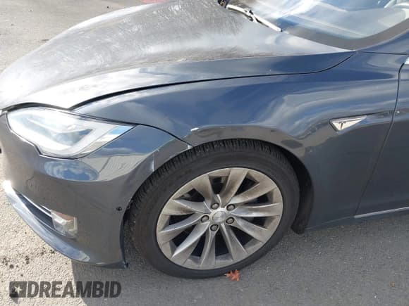 ✅ 2016 Tesla Model S 90D • VIN: 5YJSA1E23GF154185 • Lot: 43673264. Wystawiony na IAAI z przebiegiem 68 137 mil. Bezpłatny archiwum sprzedaży aukcyjnych z USA i szczegółowy raport historii pojazdu na DreamBid. Zdjęcie 6.