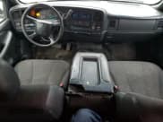 ✅ 2002 Chevrolet Silverado 1500 LS • VIN: 2GCEC19W721417567 • Лот: 87015874. Опубликован ранее на Copart с пробегом 204 502 миль. Бесплатный доступ к архиву аукционных продаж из США и подробный отчёт об истории автомобиля на DreamBid. Изображение 8.