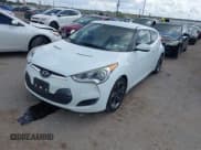 ✅ 2014 Hyundai Veloster • VIN: KMHTC6AD0EU205239 • Lot: 43284378. Wystawiony na IAAI z przebiegiem 155 072 mil. Bezpłatny archiwum sprzedaży aukcyjnych z USA i szczegółowy raport historii pojazdu na DreamBid. Zdjęcie 2.