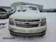 2019 Chevrolet Tahoe Premier с VIN 1GNSKCKJ1KR267731, выставлен на аукционе Copart как лот 41421585 с пробегом 134 218 миль миль и Списание • Salvage title. История ставок и продаж доступна на DreamBid. Изображение 5.