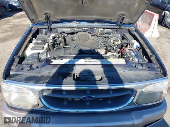 ✅ 2000 Ford Explorer Eddie Bauer • VIN: 1FMDU74E4YZA45773 • Lot: 41678121. Wystawiony na IAAI z przebiegiem 129 263 mil. Bezpłatny archiwum sprzedaży aukcyjnych z USA i szczegółowy raport historii pojazdu na DreamBid. Zdjęcie 10.