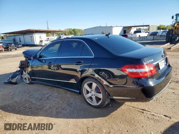 ✅ 2011 Mercedes-Benz E 350 Luxury • VIN: WDDHF5GBXBA324792 • Лот: 82745735. Опубликован ранее на Copart с пробегом Не указан. Бесплатный доступ к архиву аукционных продаж из США и подробный отчёт об истории автомобиля на DreamBid. Изображение 2.