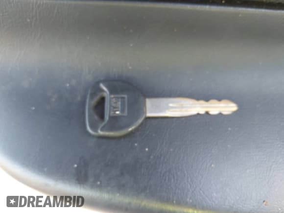 ✅ 1994 Acura Integra • VIN: JH4DB7546RS000570 • Lot: 43381574. Listed on IAAI with 208,722 mi. Free auction sales archive from the USA and detailed vehicle history report at DreamBid. Image 11.