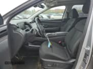 ✅ 2022 Hyundai Tucson SEL Convenience • VIN: KM8JFCA18NU050684 • Lot: 73638644. Wystawiony na Copart z przebiegiem 67 899 mil. Bezpłatny archiwum sprzedaży aukcyjnych z USA i szczegółowy raport historii pojazdu na DreamBid. Zdjęcie 7.