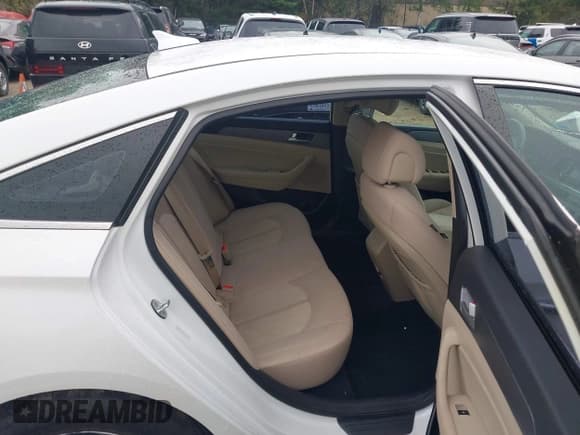 ✅ 2016 Hyundai Sonata SE • VIN: KMHE24L1XGA030098 • Лот: 43131691. Опубликован ранее на IAAI с пробегом 142 230 миль. Бесплатный доступ к архиву аукционных продаж из США и подробный отчёт об истории автомобиля на DreamBid. Изображение 8.