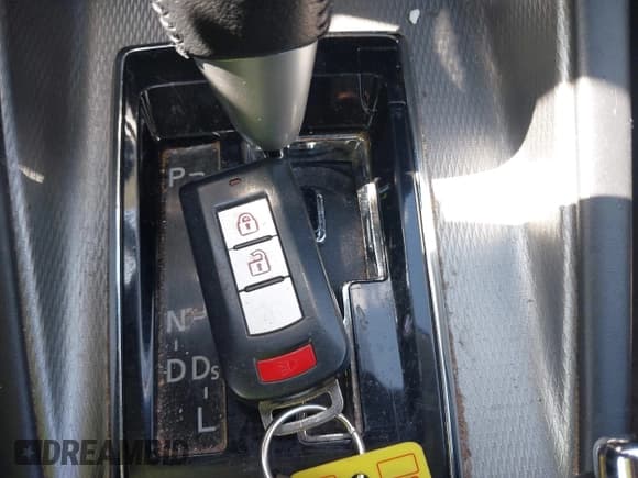 ✅ 2021 Mitsubishi Outlander SE • VIN: JA4APVAU8MU011884 • Лот: 42518007. Опубликован ранее на IAAI с пробегом 113 437 миль. Бесплатный доступ к архиву аукционных продаж из США и подробный отчёт об истории автомобиля на DreamBid. Изображение 11.